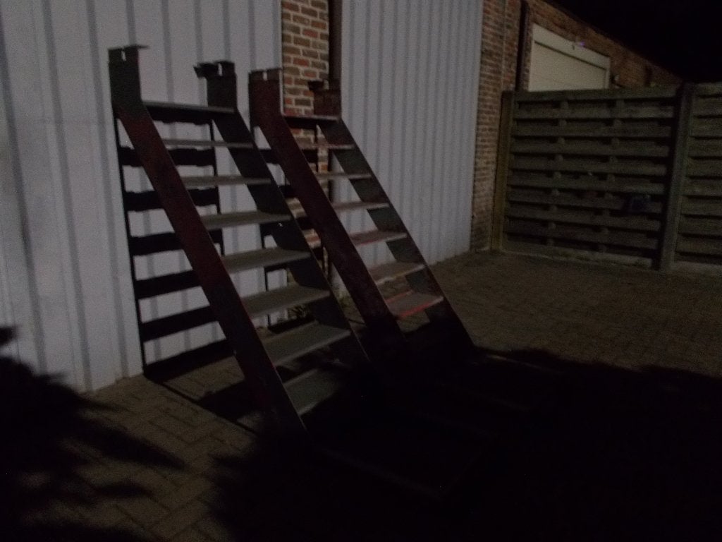 2 stalen trappen 8 tredes 1,5 meter hoog, Ophalen, Gebruikt, Trap, Minder dan 2 meter