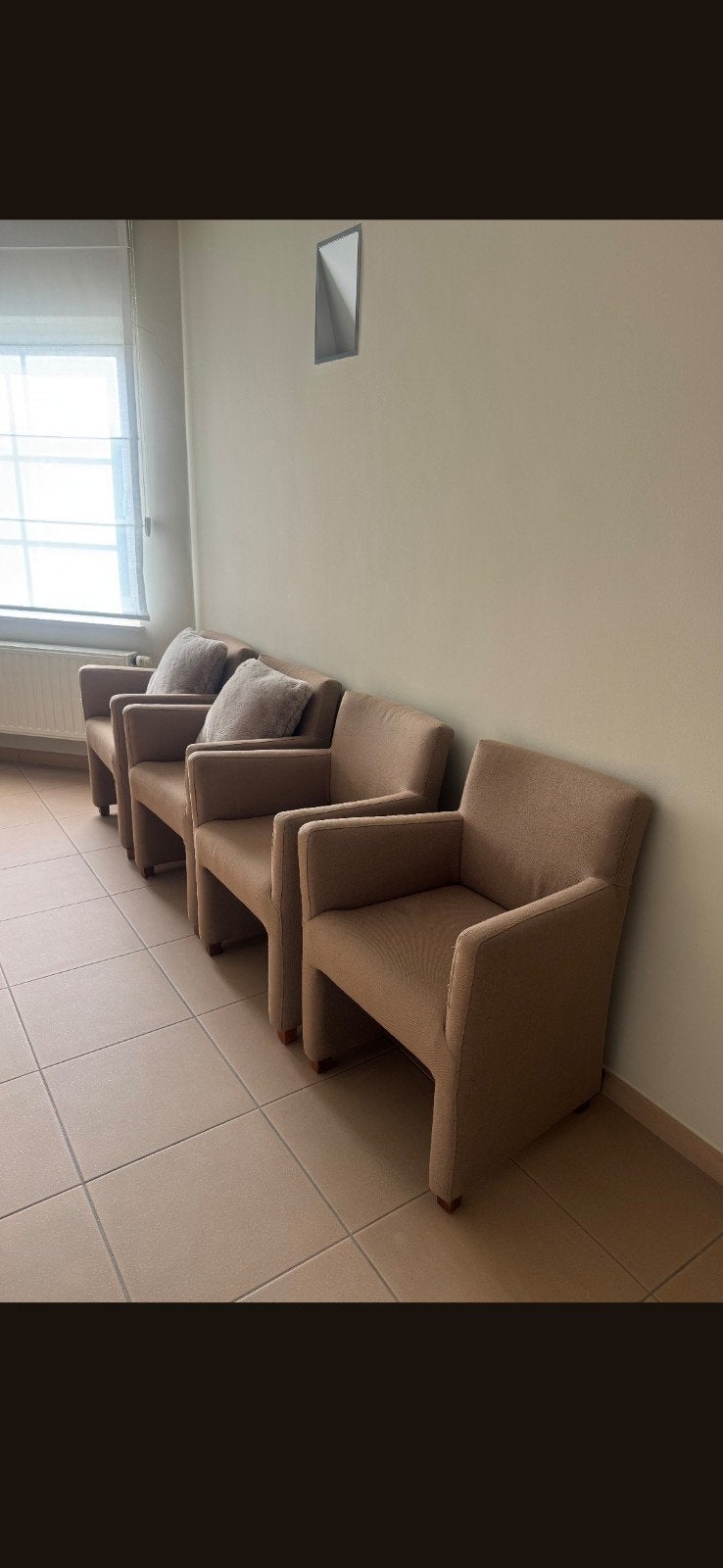 8 chaises en tissu avec quelques traces d'usure ici et là, Antiquités & Art, Enlèvement