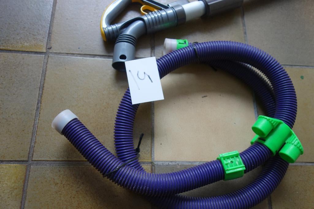 DYSON STOFZUIGER ONDERDELEN , stofpot ,steel , slaag , zie ., Enlèvement ou Envoi, Aspirateur, Réservoir, Comme neuf