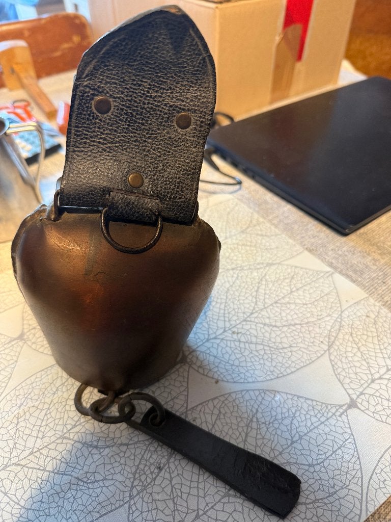 VIEILLE CLOCHE À VACHE, Enlèvement ou Envoi
