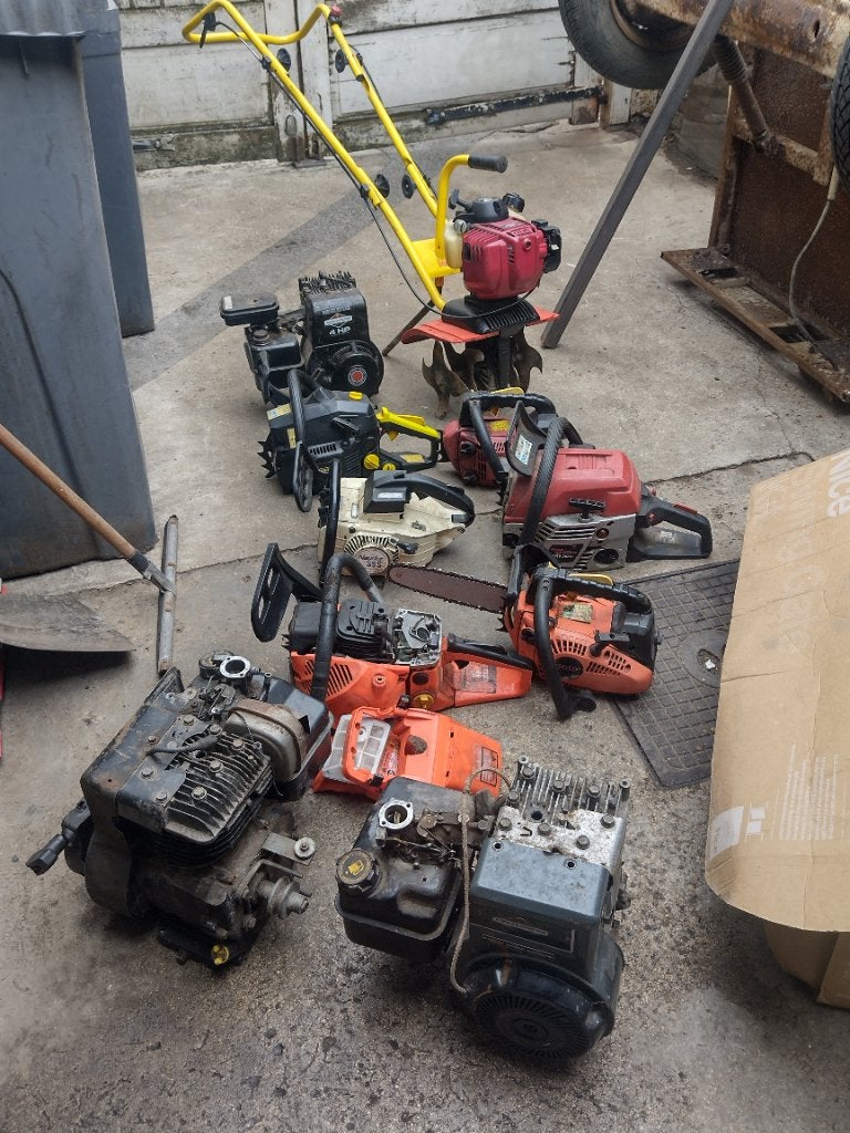 Tronçonneuse eT moteur Briggs Stratton, Enlèvement, Utilisé, Essence