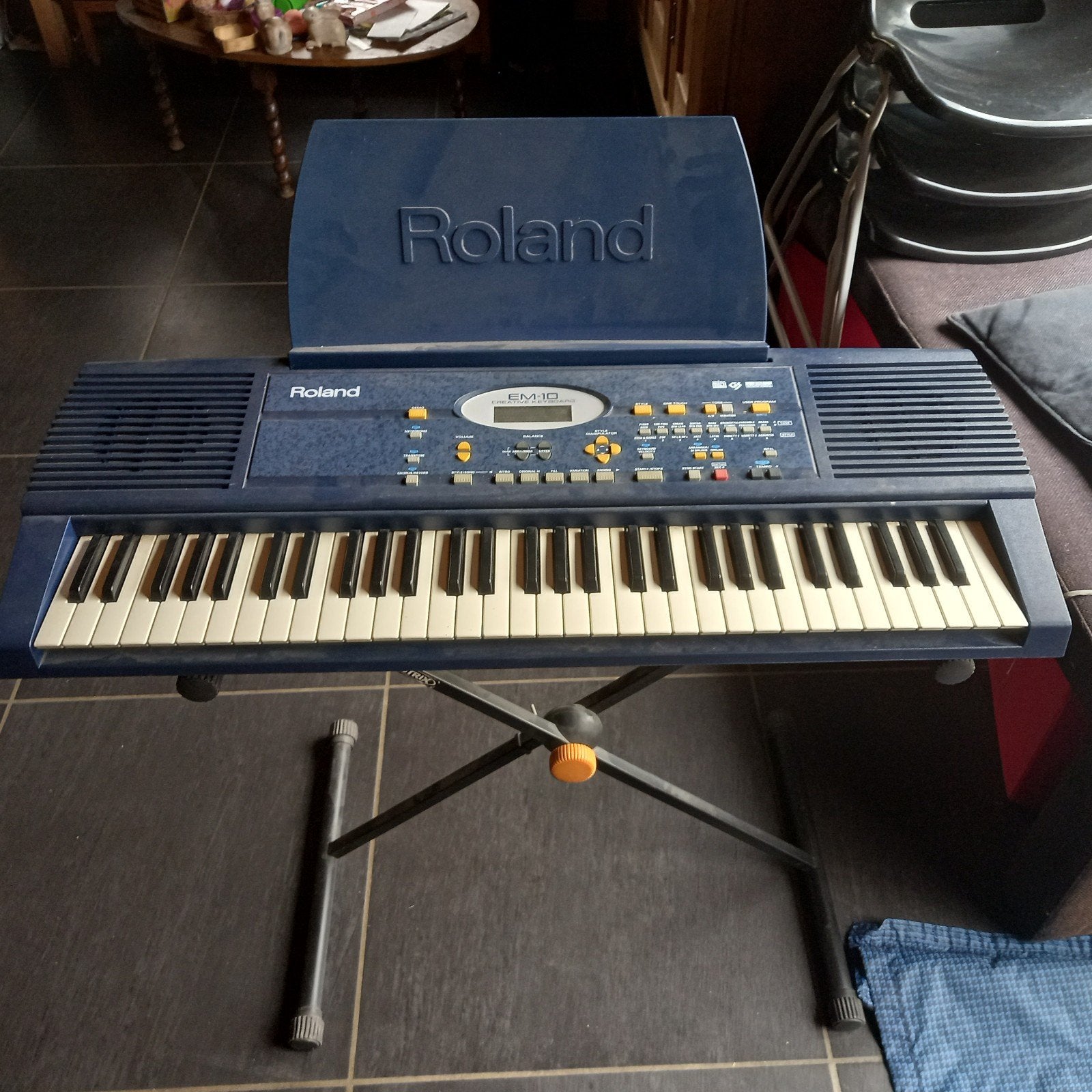 roland em-10, 61 touches, Avec pied, Roland, Enlèvement