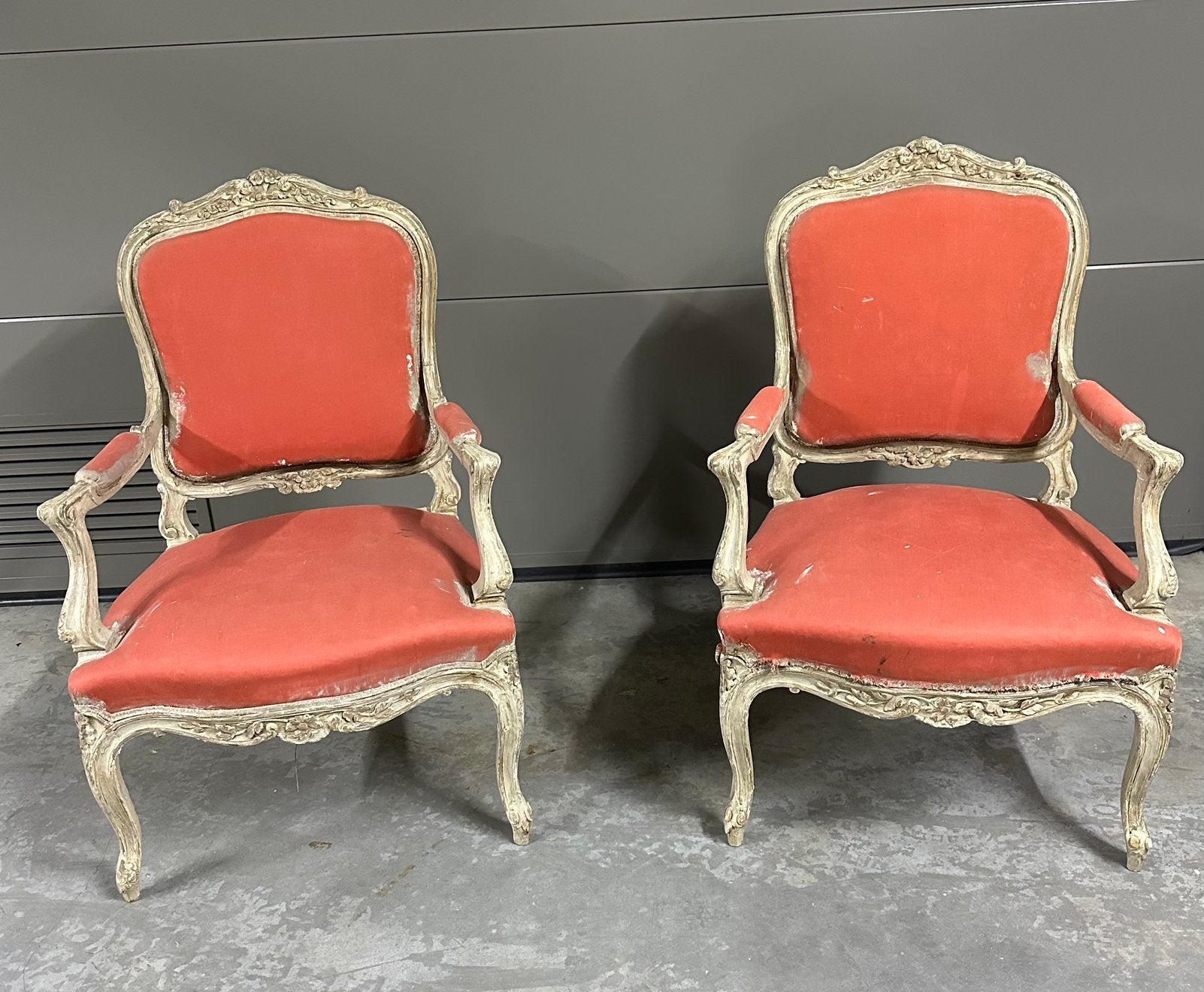 2 antieke cabrioletfauteuils Louis XV, Ophalen