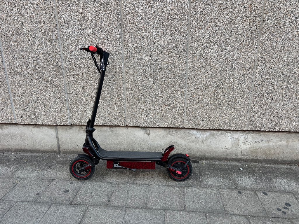 Elektrische step gecustum, Ophalen, Zo goed als nieuw, Elektrische step (E-scooter)