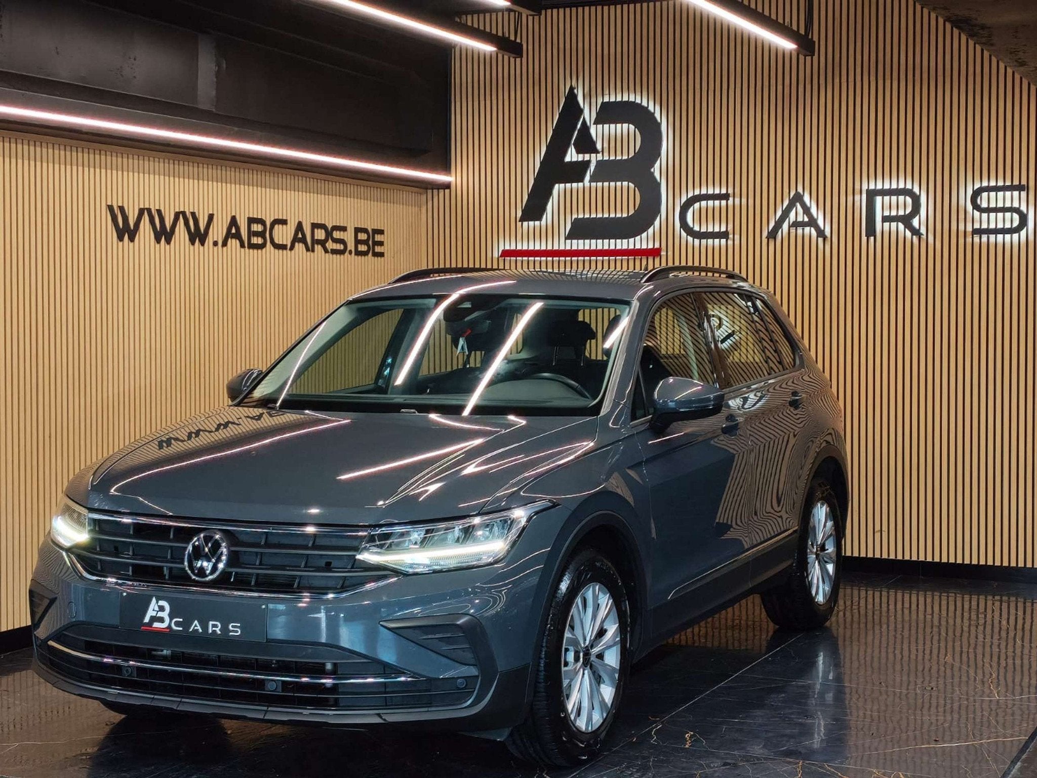Volkswagen Tiguan 1.5 TSI * GARANTIE 12 MOIS *, Autos, Volkswagen, Argent ou Gris, Achat, Euro 6, Entreprise