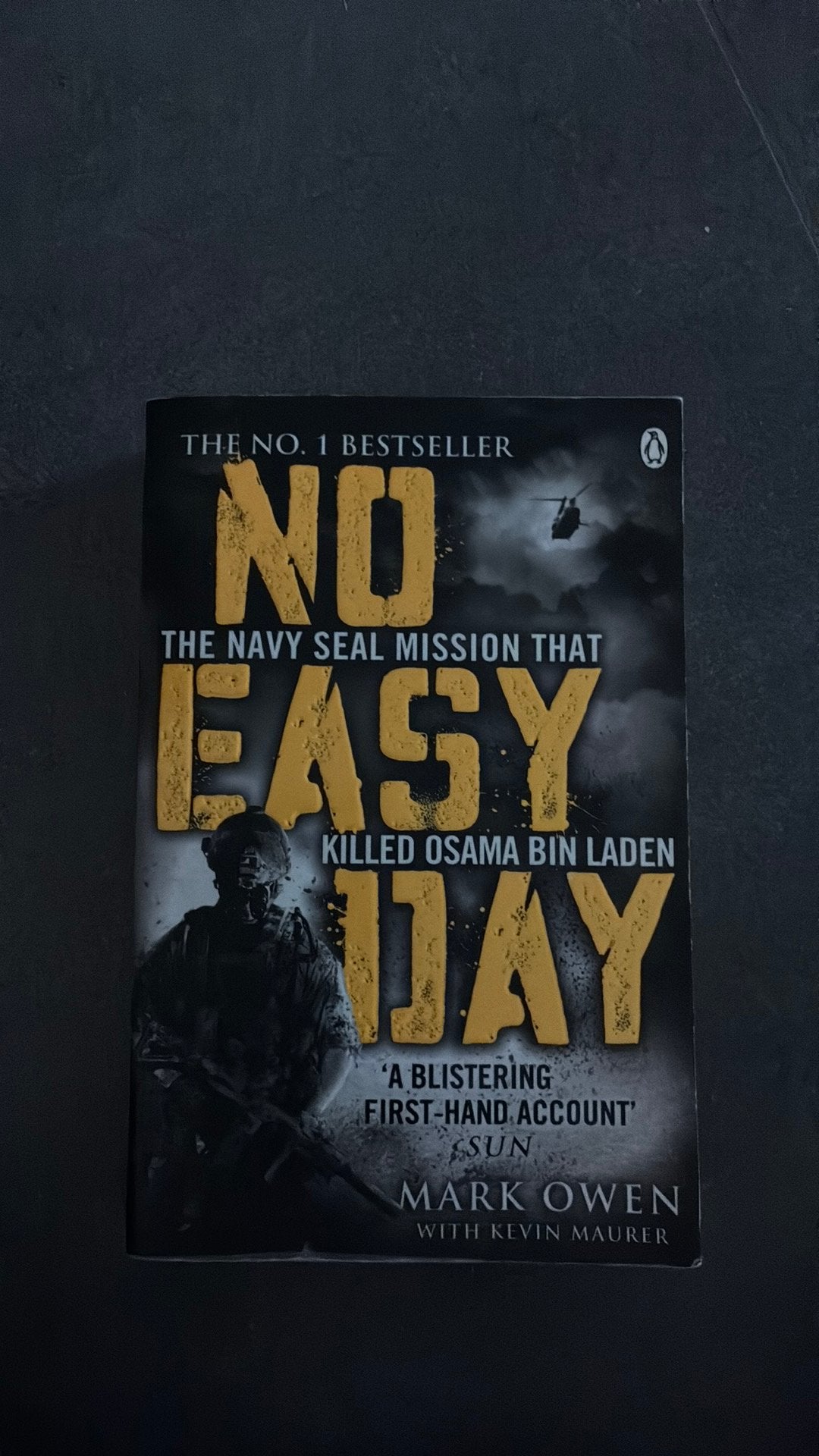 No easy day - Mark Owen with Kevin Maurer, Livres, Enlèvement ou Envoi, Comme neuf