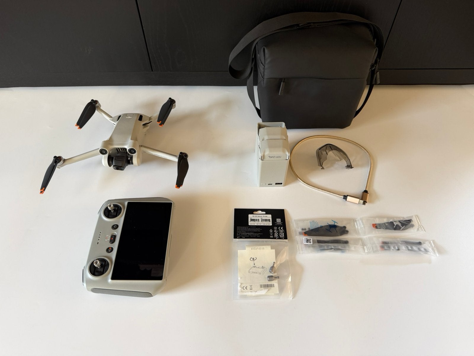 DJI MINI 3 PRO FMC - garantie - landing pad-occasion, Enlèvement ou Envoi, Moins de 250 g, Qualité supérieure, 5 à 10 km