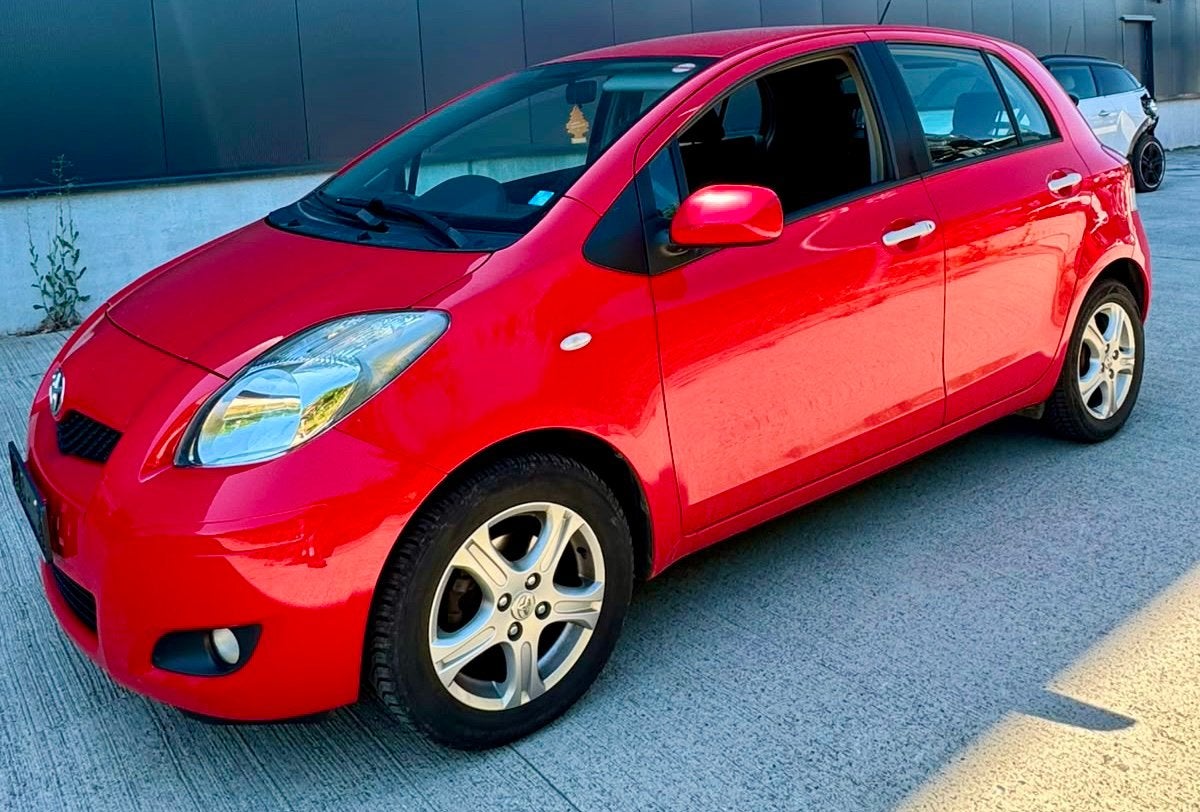 Toyota yaris 1.3 ess clim 5 pl 2011 158000km, Autos, Particulier, Achat