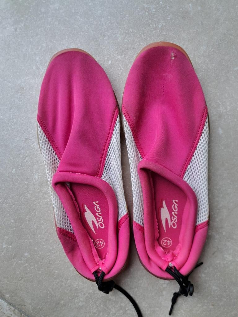 Roze waterschoenen maat 42 
Gebruikerssporen zie foto, Enlèvement ou Envoi