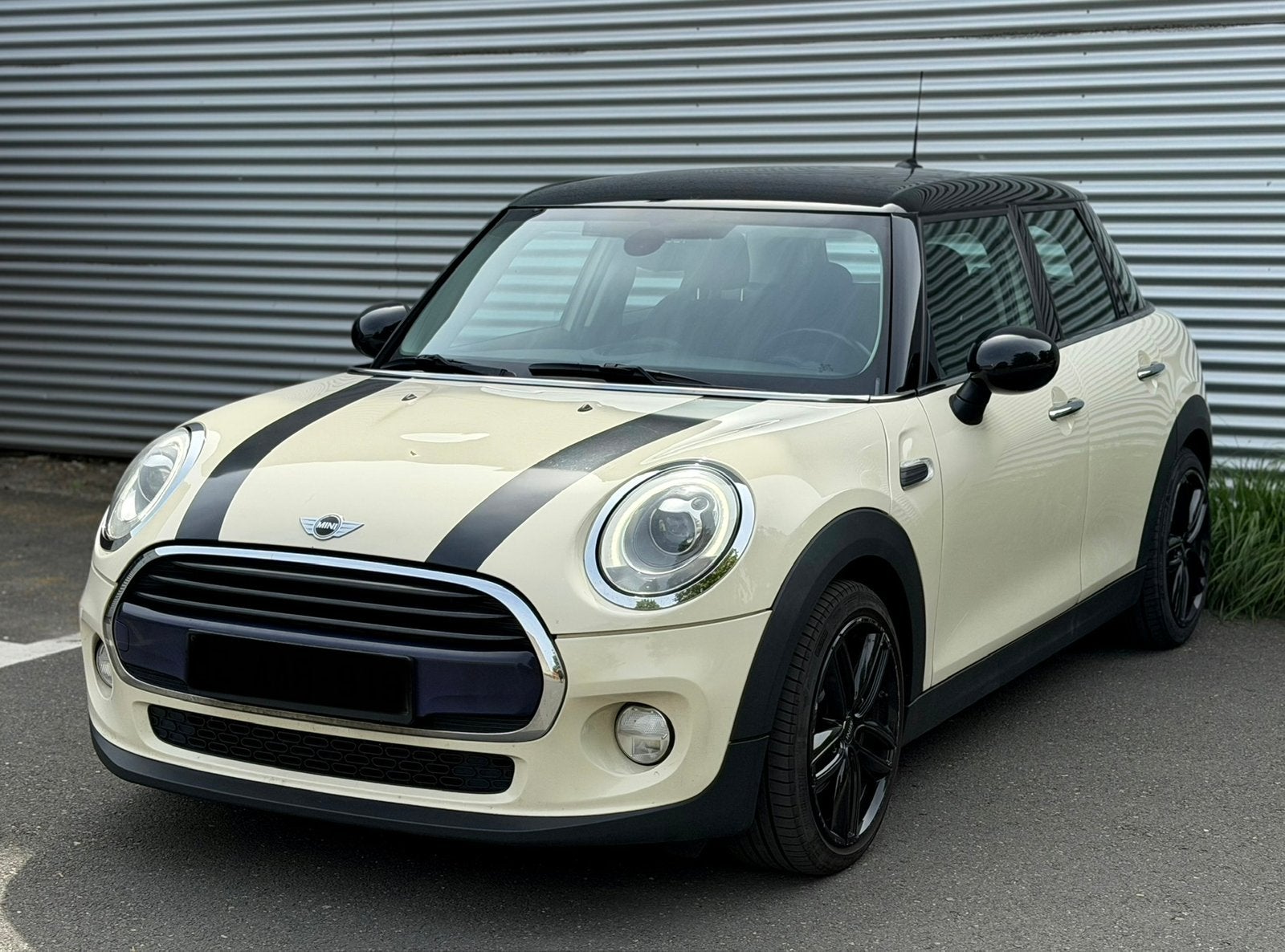 Mini Cooper 1.5D Euro6b Automaat / Navi / Led / 5-Deurs, Auto's, Mini, Automaat, Navigatiesysteem, Euro 6, Leder en Stof