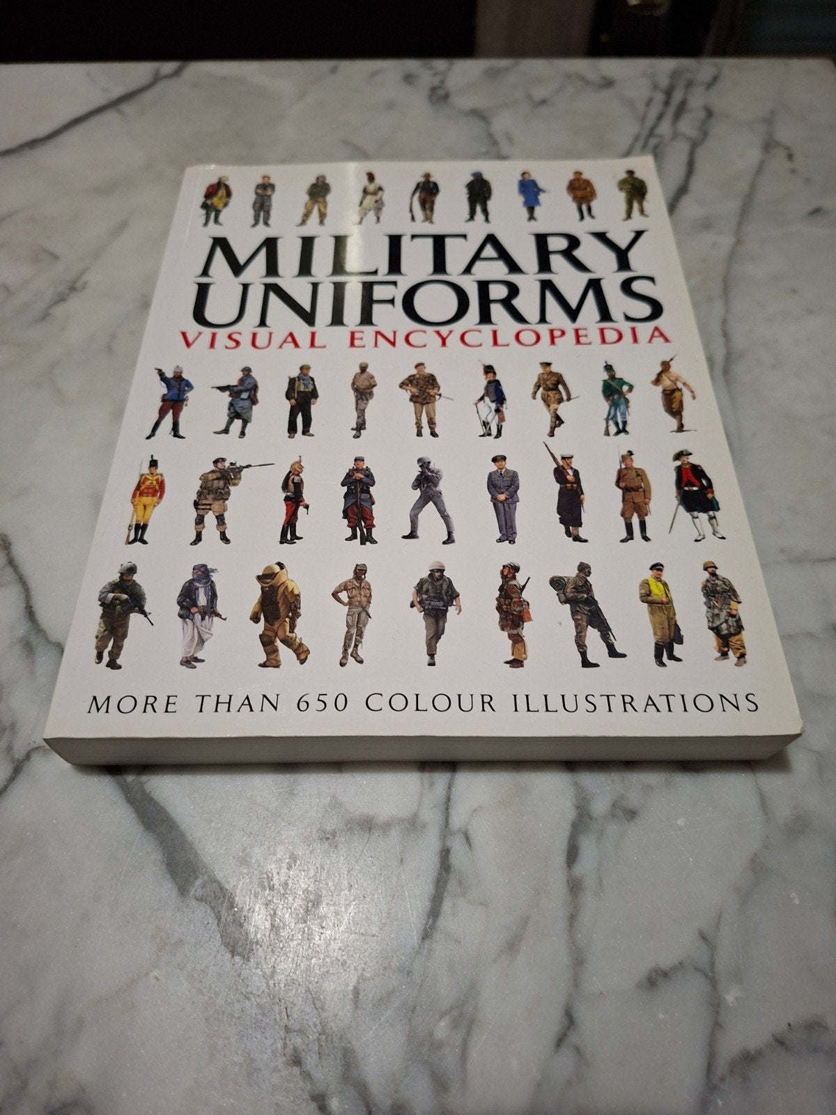 Encyclopédie visuelle des uniformes militaires, Enlèvement ou Envoi