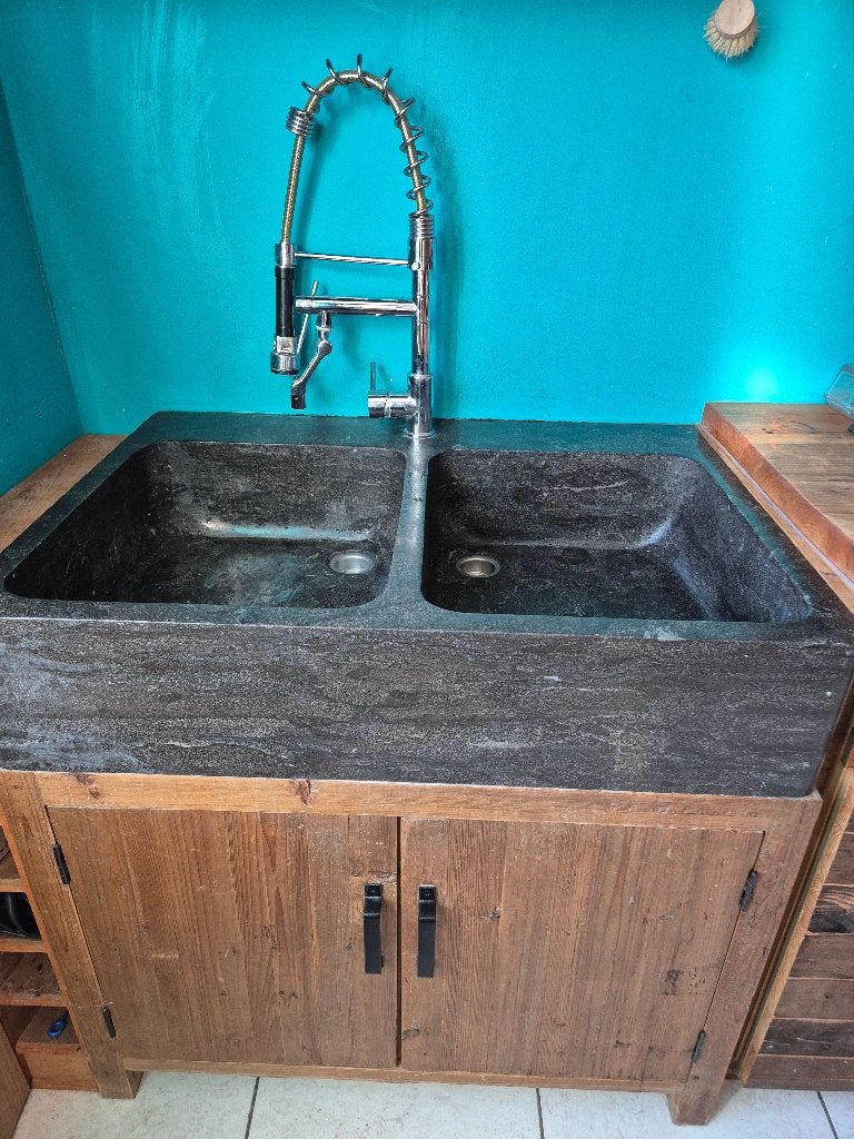 Evier double en pierre bleue, Maison & Meubles, Moins de 100 cm, Enlèvement, Utilisé, 50 à 100 cm