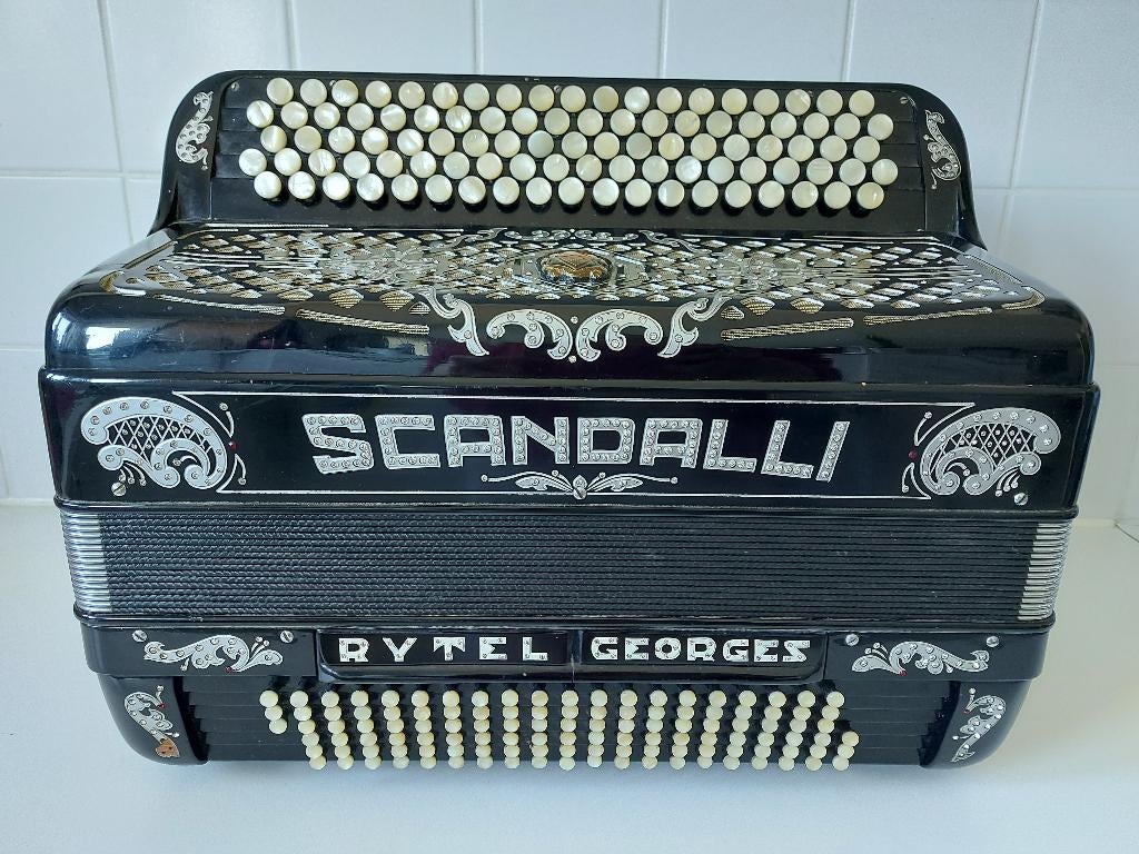 Accordeon, Musique & Instruments, Accordéons, Scandalli, Avec bretelles, Enlèvement, Utilisé