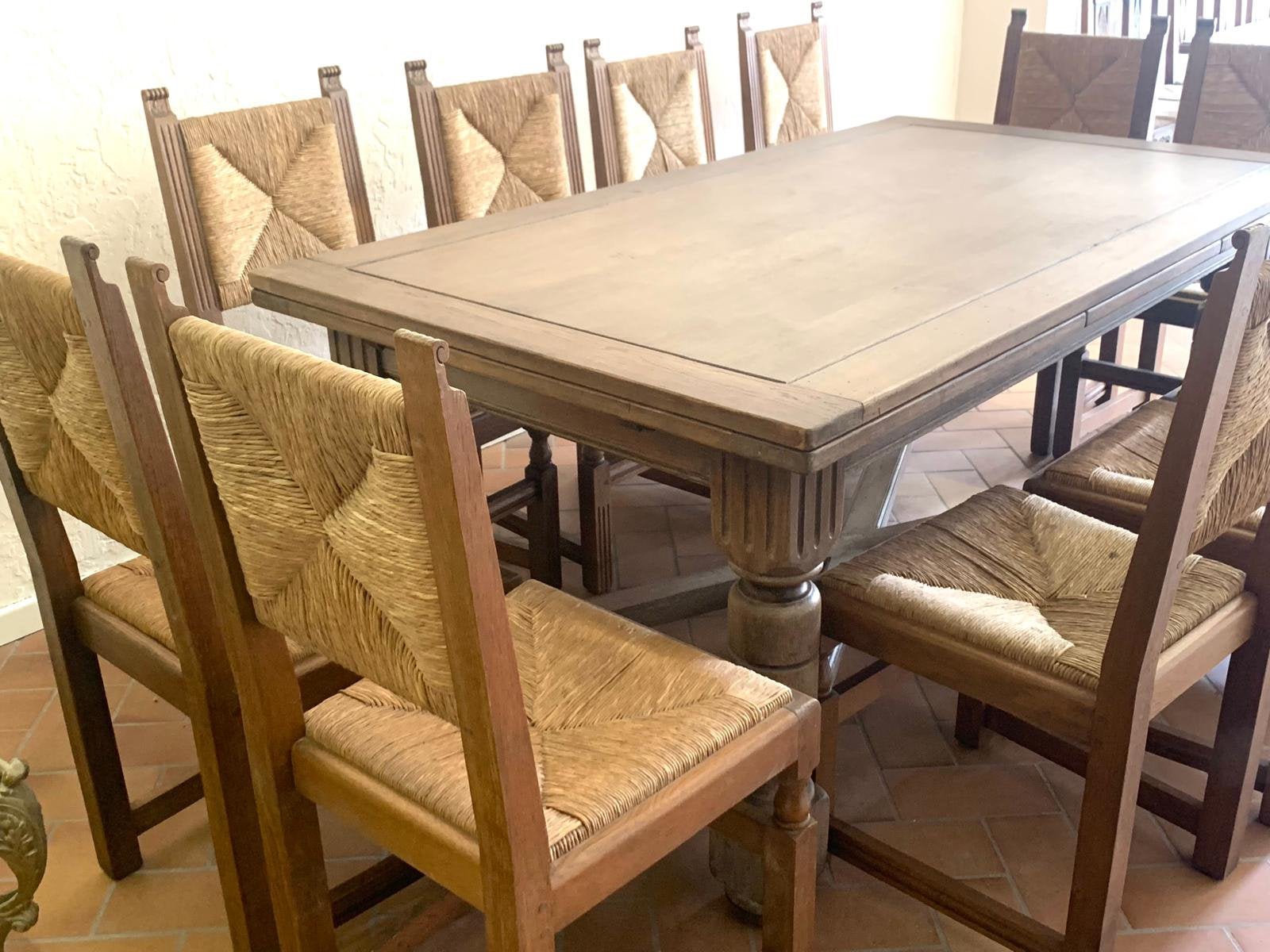 Eiken tafel + 12 stoelen afkomstig uit Pastorij, Ophalen