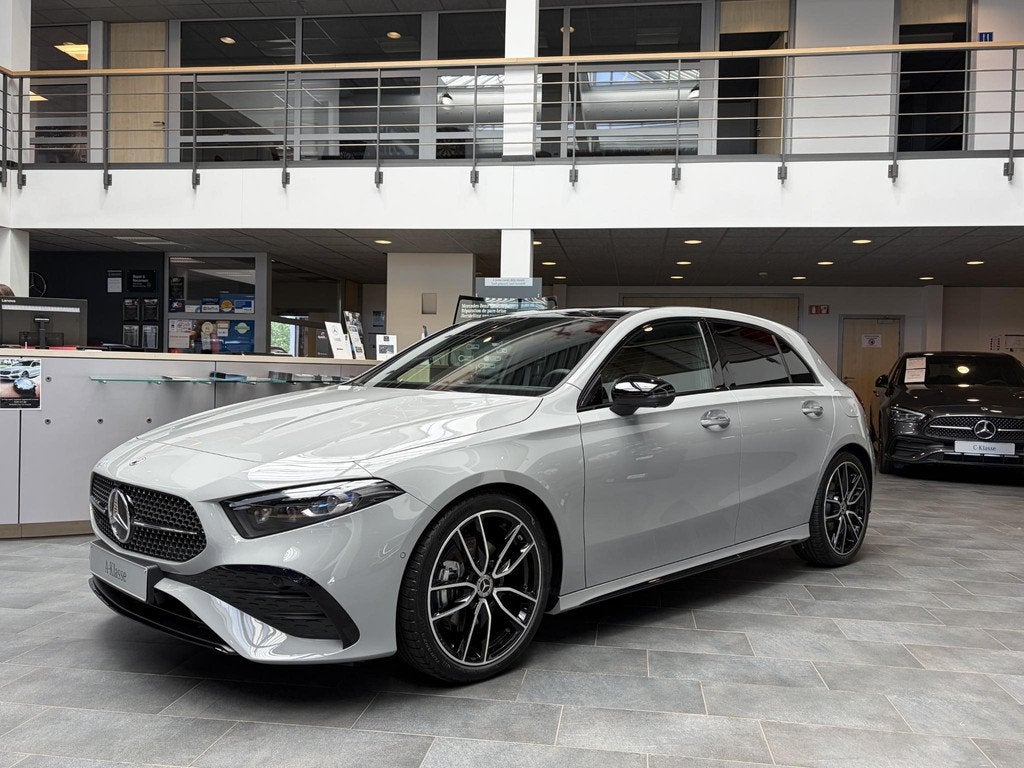Mercedes-Benz A-Klasse A 180 Star Edition (automatique), Achat, 1440 kg, Entreprise, 5 portes