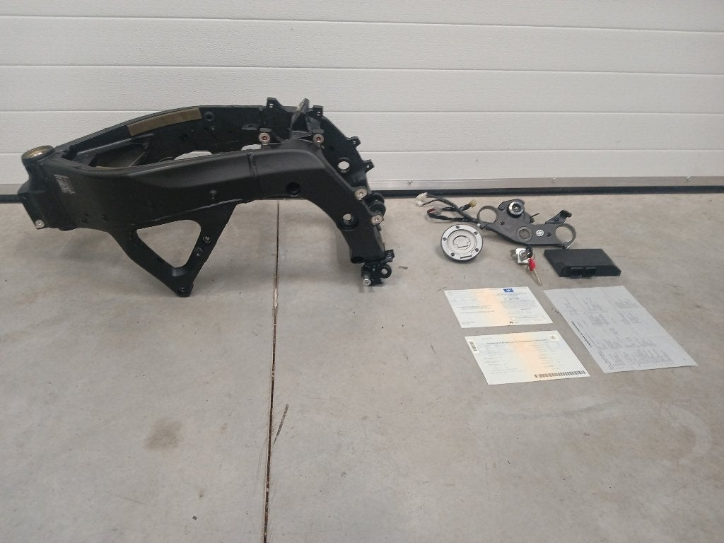 Yamaha R6 Frame met kenteken RJ15  bj 2008-2016, Motoren, Ophalen, Gebruikt