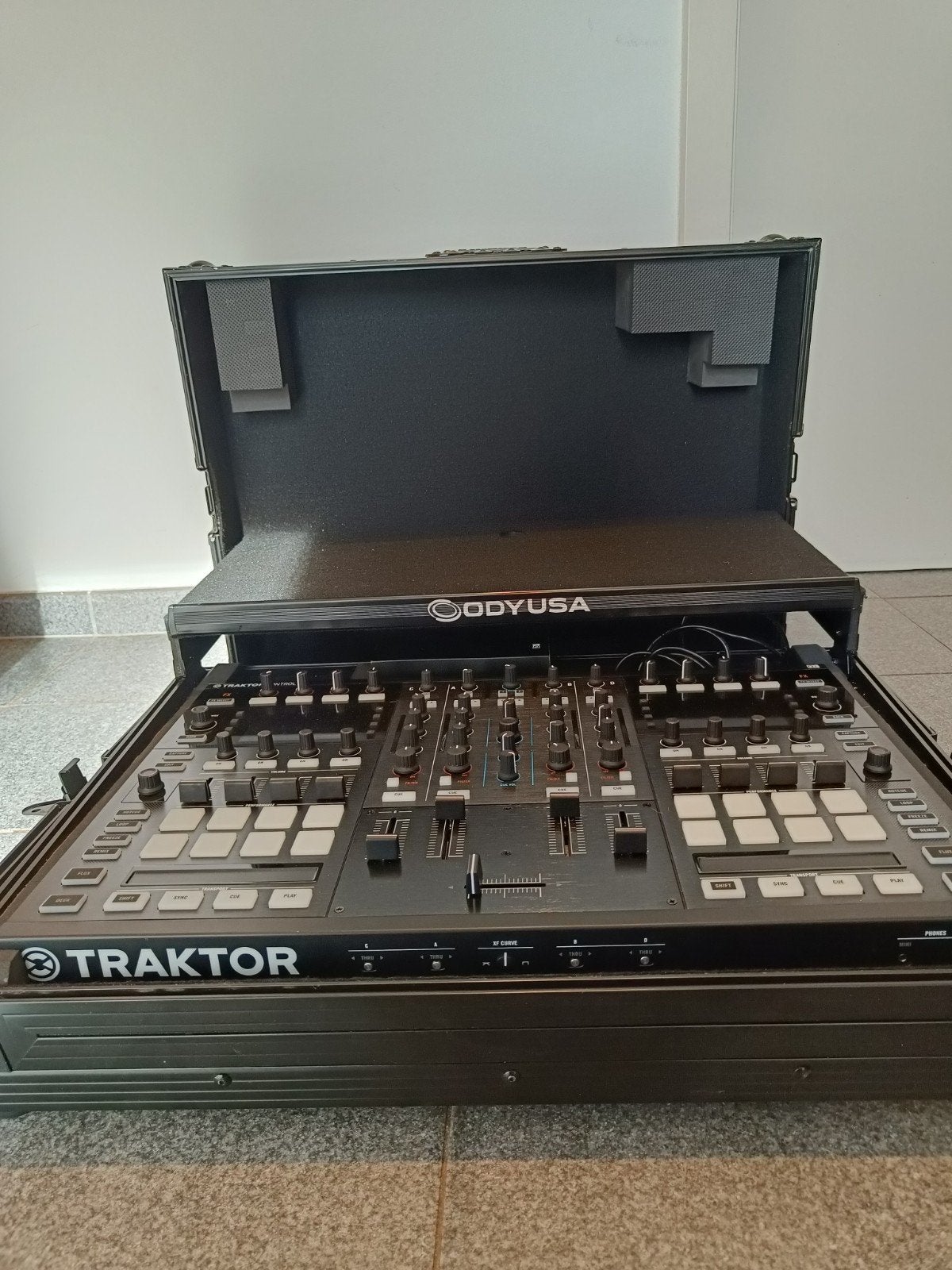 Mengpaneel Traktor S8 incl flight case, Muziek en Instrumenten, Ophalen