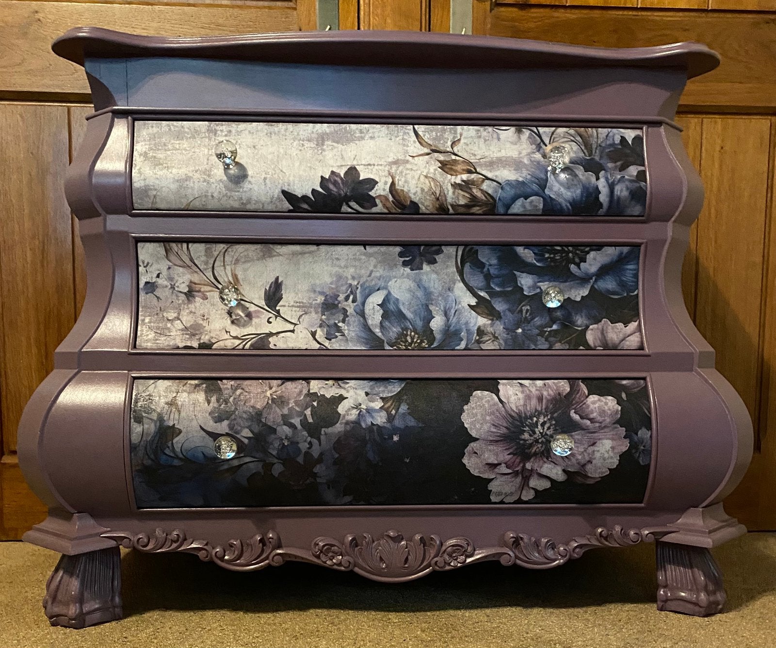 Opgeknapte buikkast met decoupage, Maison & Meubles, Armoires | Armoires murales, Comme neuf, Enlèvement