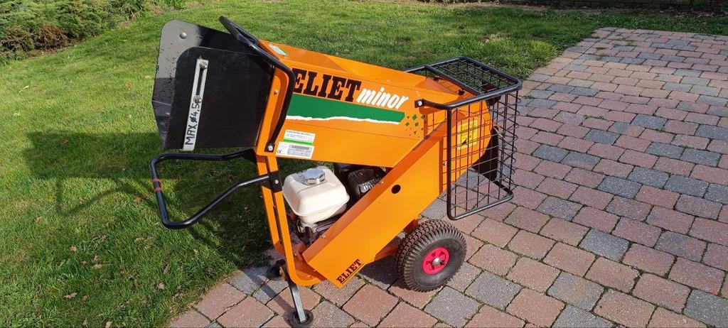 ELIET MINOR, Ophalen, Benzine