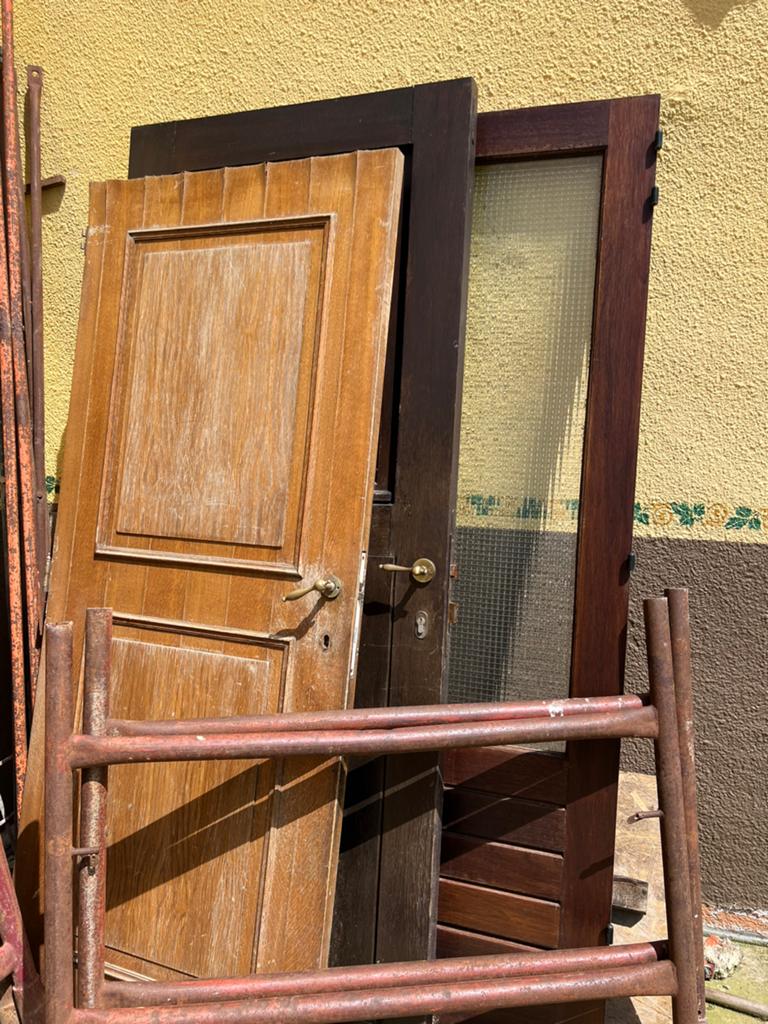 3 portes extérieures à offrir, Enlèvement, Comme neuf