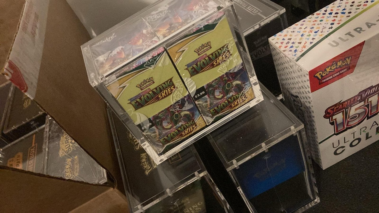 Pokemon 2 x Evolving skies Halve boosterboxen, Hobby en Vrije tijd, Verzamelkaartspellen | Pokémon, Ophalen of Verzenden, Zo goed als nieuw