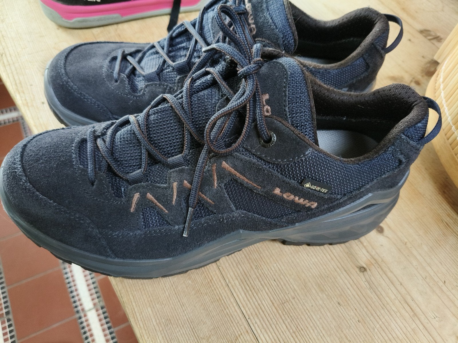 lowa wandelen schoenen 42, Ophalen, Zo goed als nieuw