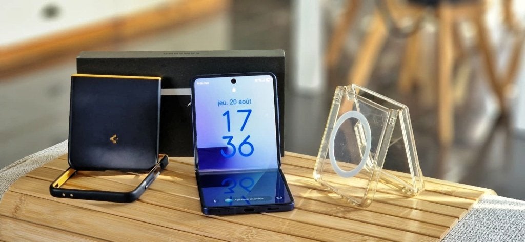 Samsung Zflip7 blue shadow, Comme neuf, Enlèvement, Sans simlock, Bleu