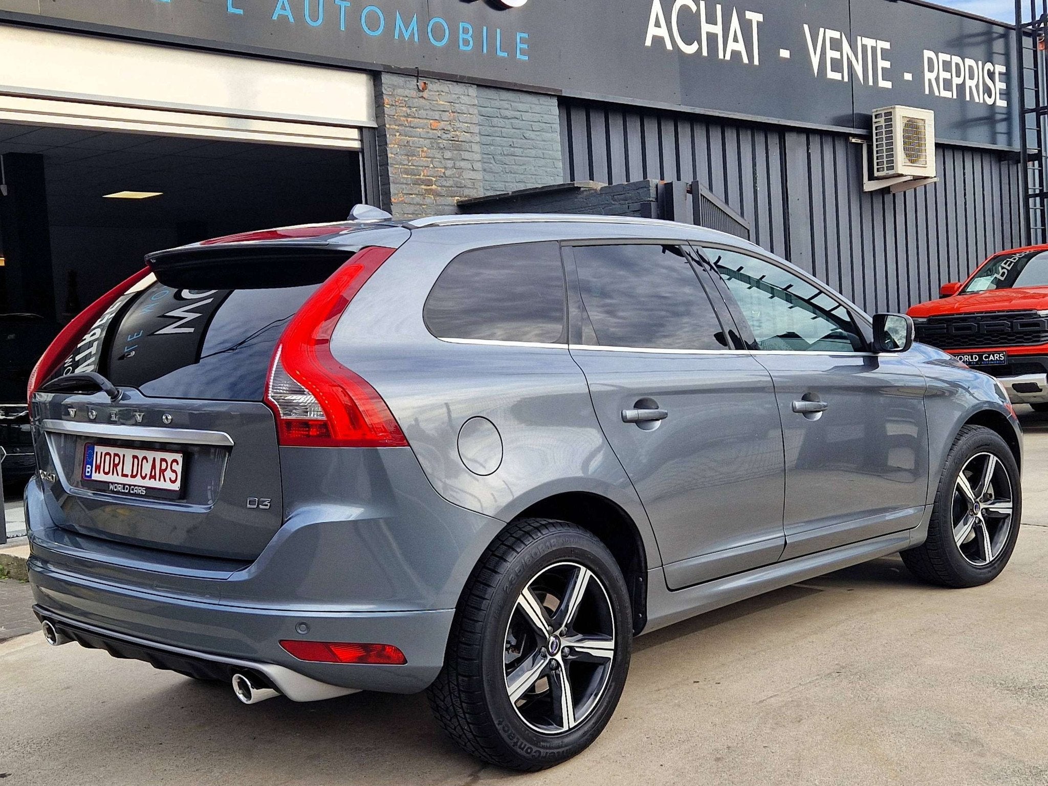 Volvo XC60 XC60 2.0D R-Design - BOITE AUTOMATIQUE - CUIR - N, Auto's, Gebruikt, 4 cilinders, 1969 cc, 124 g/km