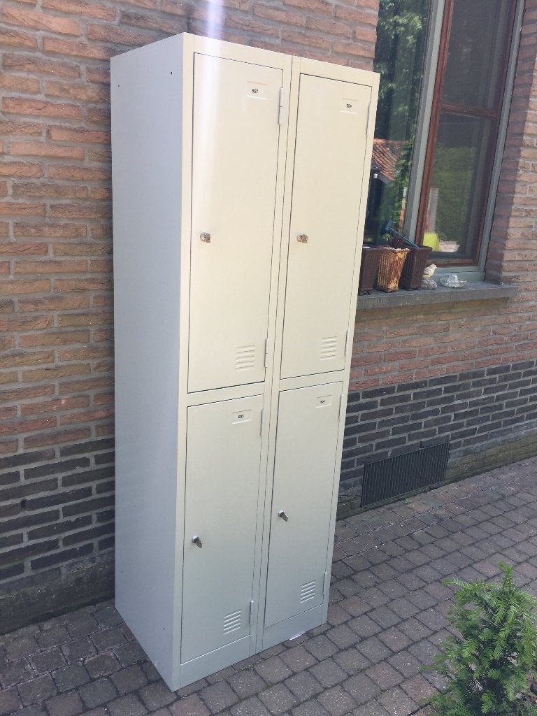 4 - deurs locker / lockerkast / vakkenkast . In goede staat, Huis en Inrichting, Ophalen, Gebruikt