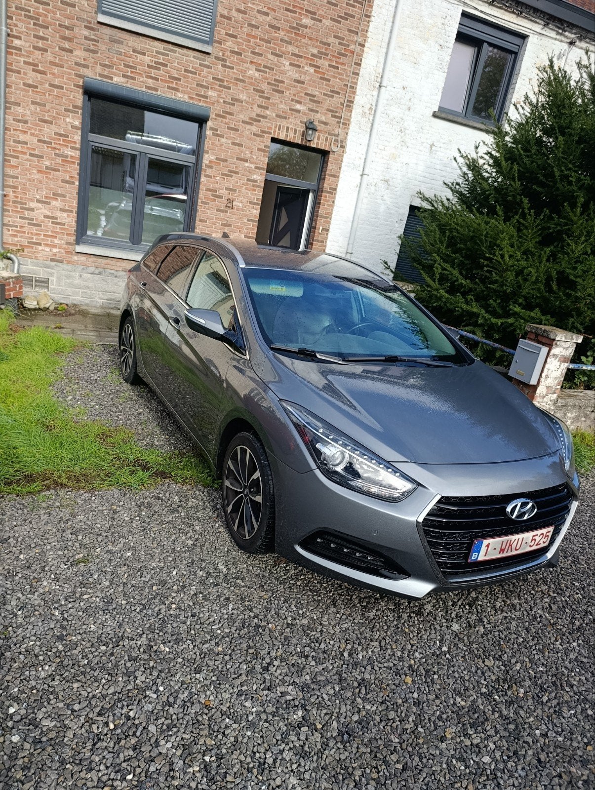 hyundai i40 178000 kilomètres boîte automatique, Autos, Cuir, Argent ou Gris, Achat, Euro 6