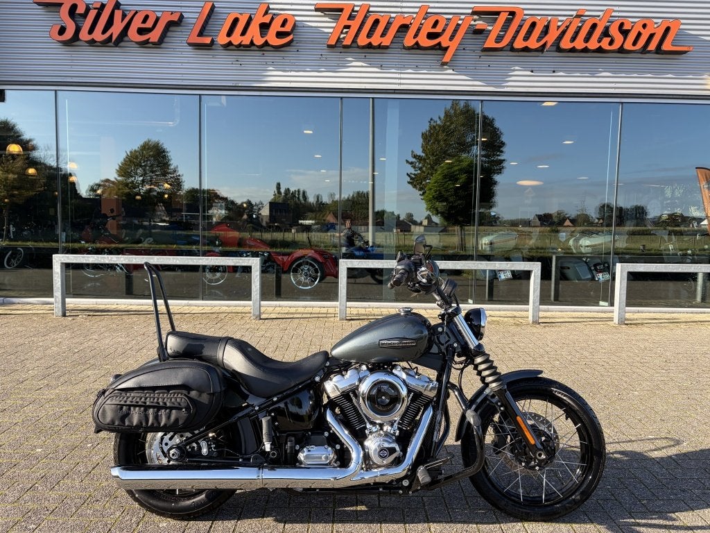 Harley-Davidson Softail Street Bob met 12 maanden waarborg, Motoren, Gebruikt, Overig, 1923 cc, Handgeschakeld