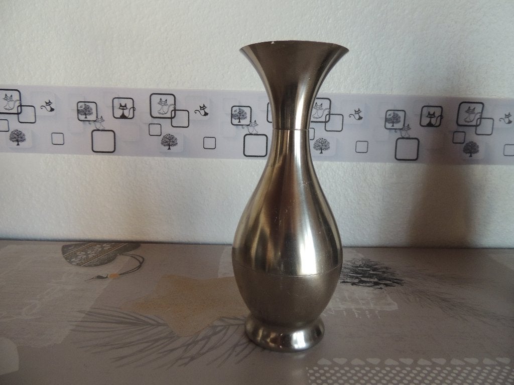 Vase en inox ou étain léger, Ophalen