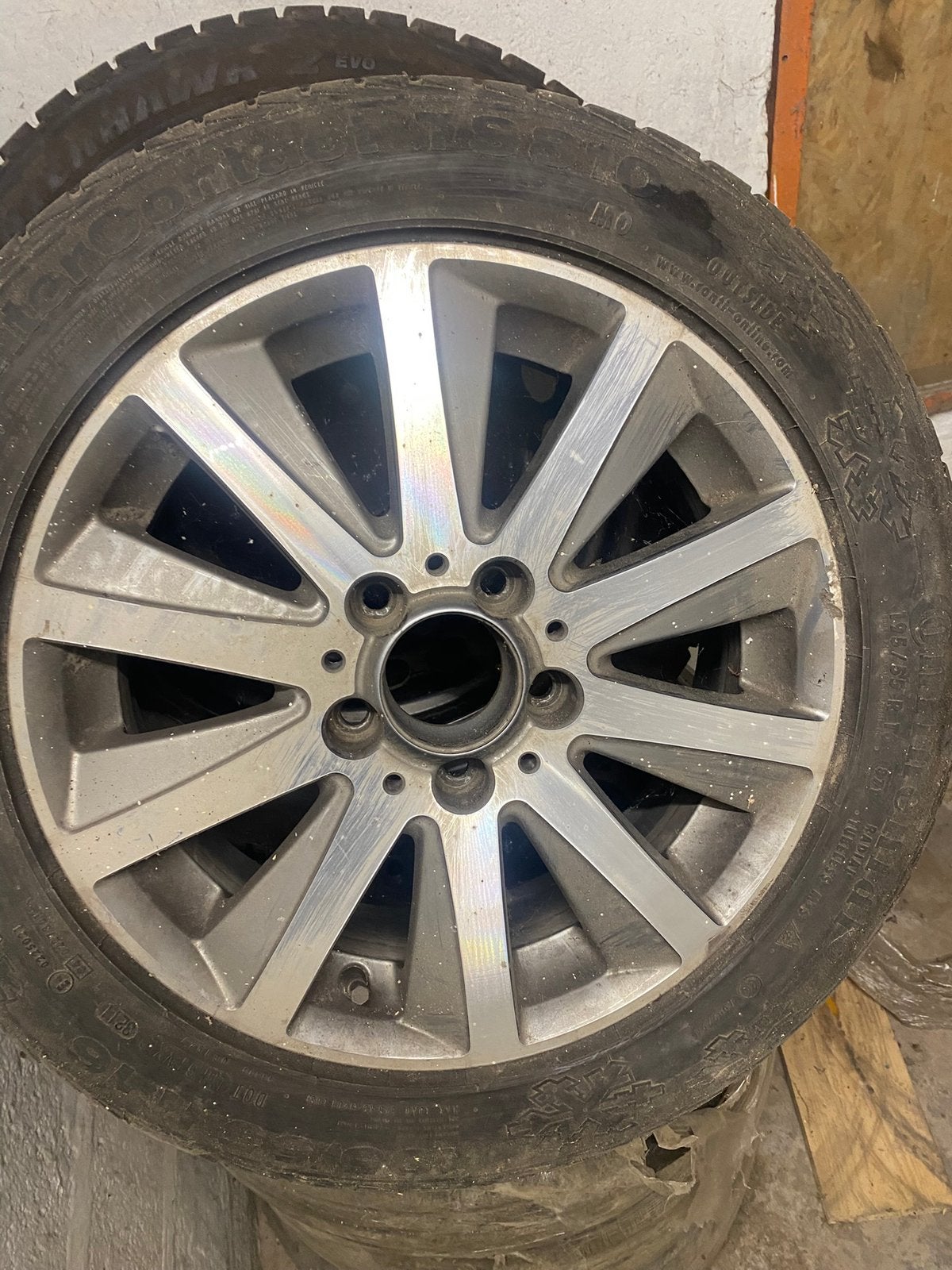 4 jantes 16´ Mercedes + pneus hiver, Autos : Pièces & Accessoires, Pneus hiver, 16 pouces, Pneu(s), Enlèvement