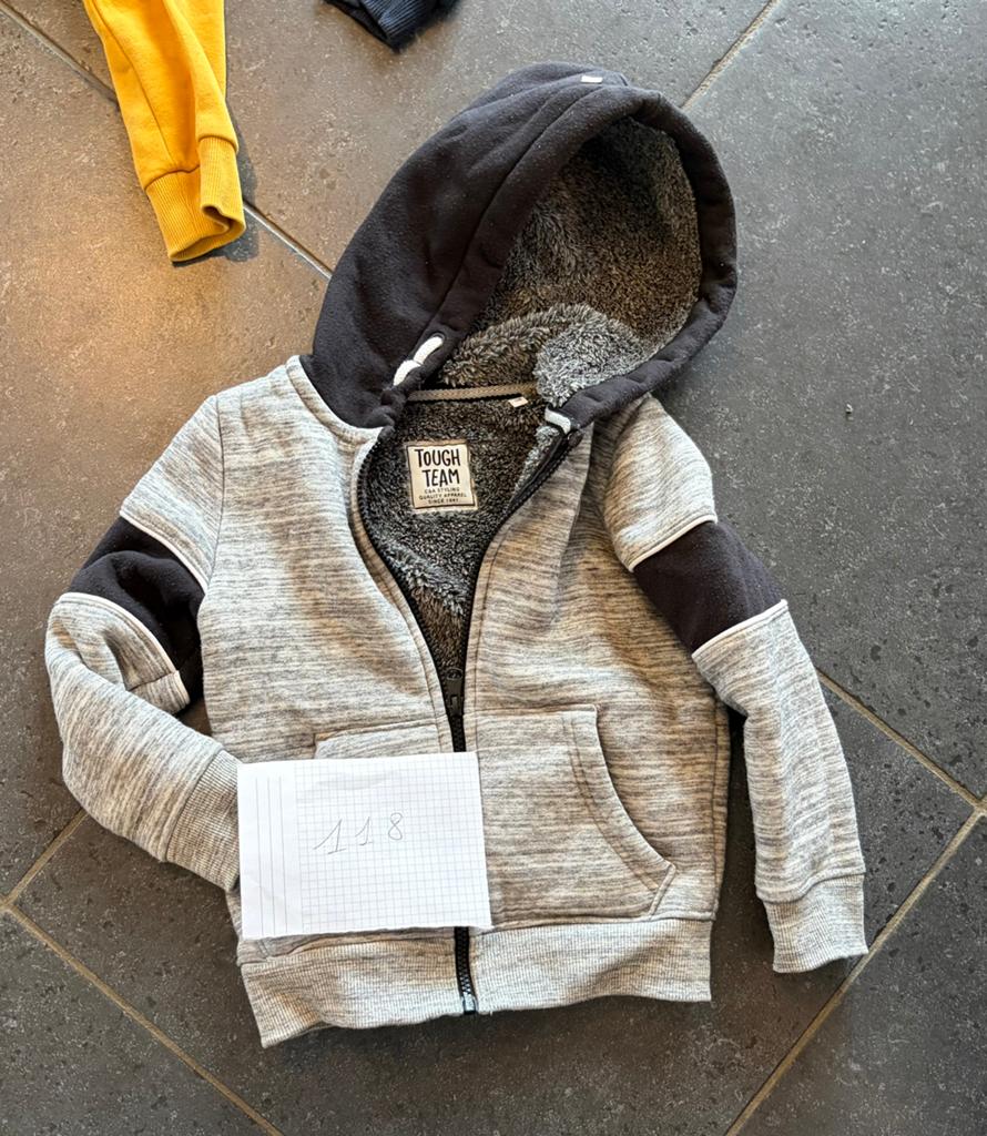 Kinder trui 118, Kleding | Dames, Wintersportkleding, Ophalen, Zo goed als nieuw, Trui