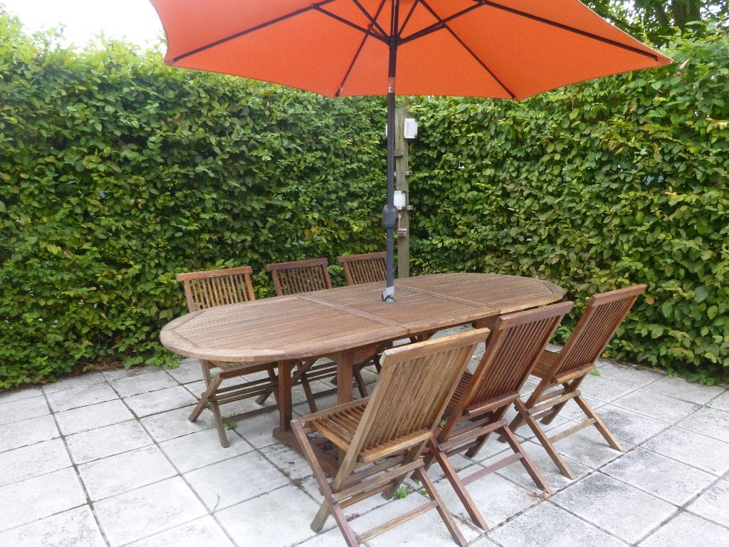 tuintafel en stoelen, Ophalen, Zo goed als nieuw