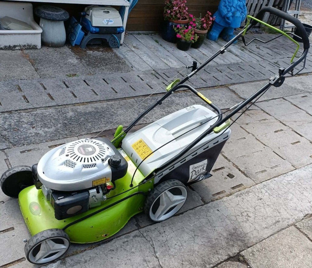 Grasmaaier Central park benzine 173cc zelftrekker, Tondeuse rotative, Tondeuses à gazon à essence, Utilisé, Enlèvement