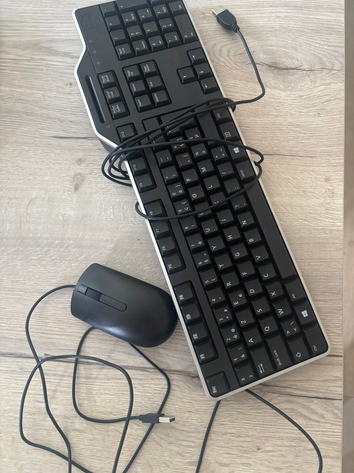 Toetsenbord en muis van DELL, Computers en Software, Toetsenborden, Ophalen, Zo goed als nieuw, Bedraad