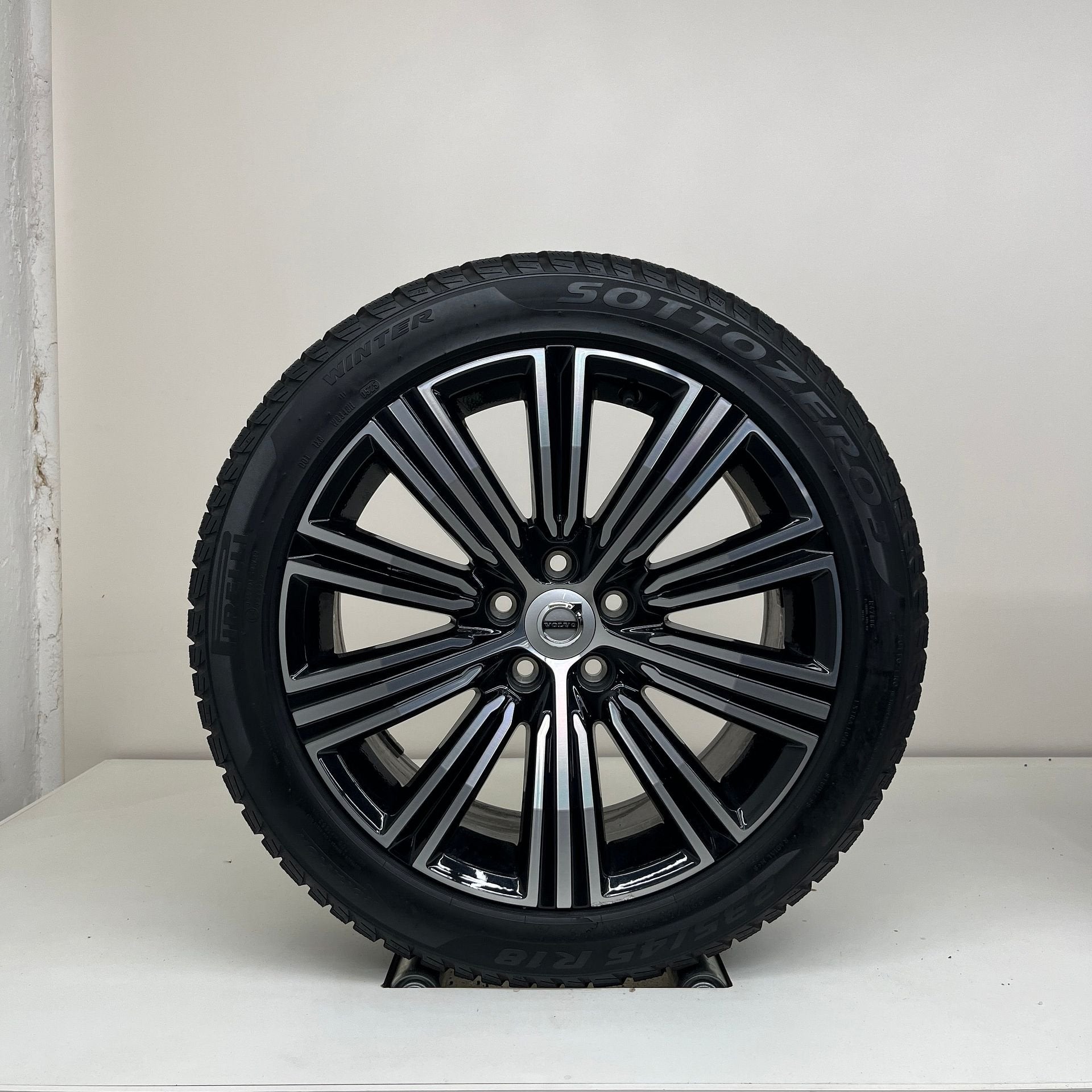 Volvo S60/V60 - 18 inch - winterbanden, Pneus et Jantes, Pneus hiver, Enlèvement ou Envoi, Véhicule de tourisme