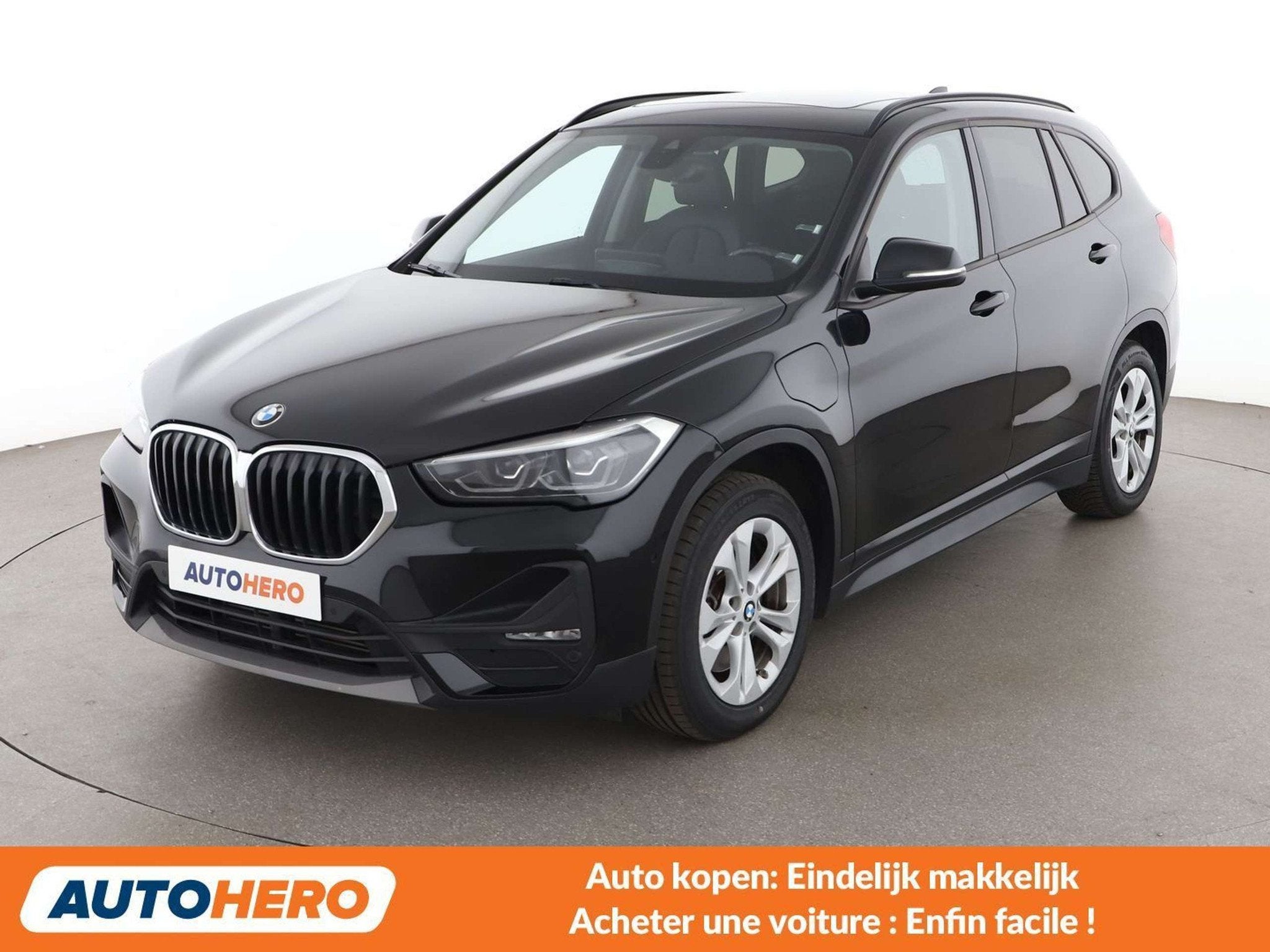 BMW X1 xDrive 25e Advantage (bj 2020, automaat), Auto's, Gebruikt, 1820 kg, Zwart, Leder