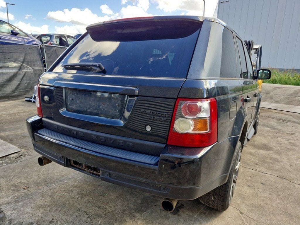 AANDRIJFAS RECHTS ACHTER Range Rover Sport (LS), Campus Kronberg 7
61476  Kronberg im Taunus, DE, Jaguar Land Rover Deutschland GmbH