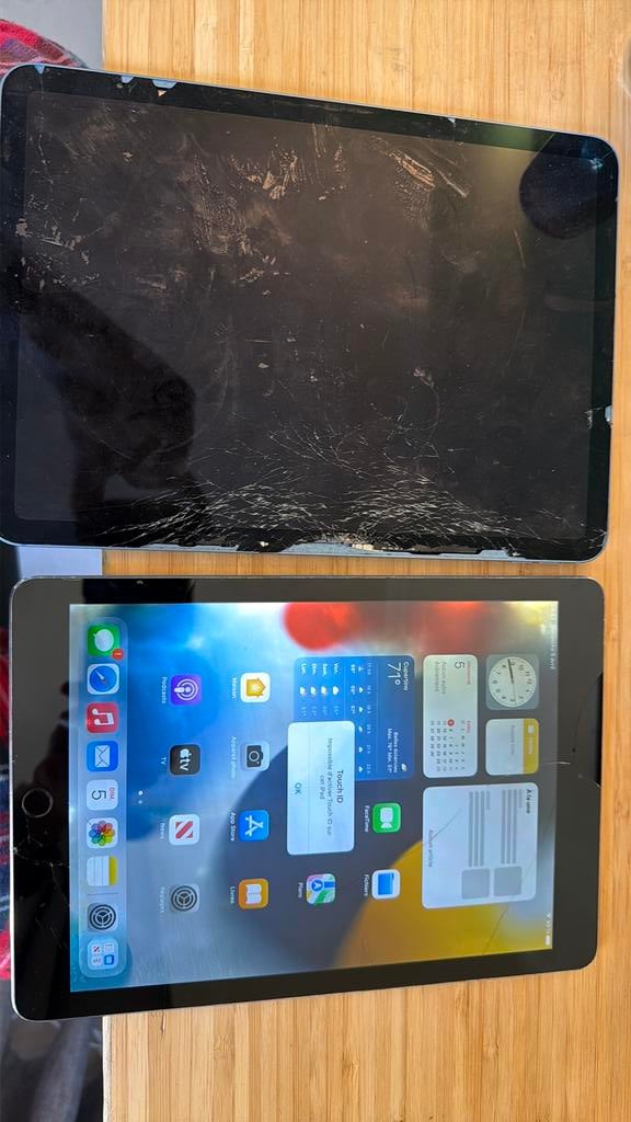iPad air 5 kapot geblokkeerd iCloud + ipad air 2 defect sche, Ophalen of Verzenden, Zo goed als nieuw