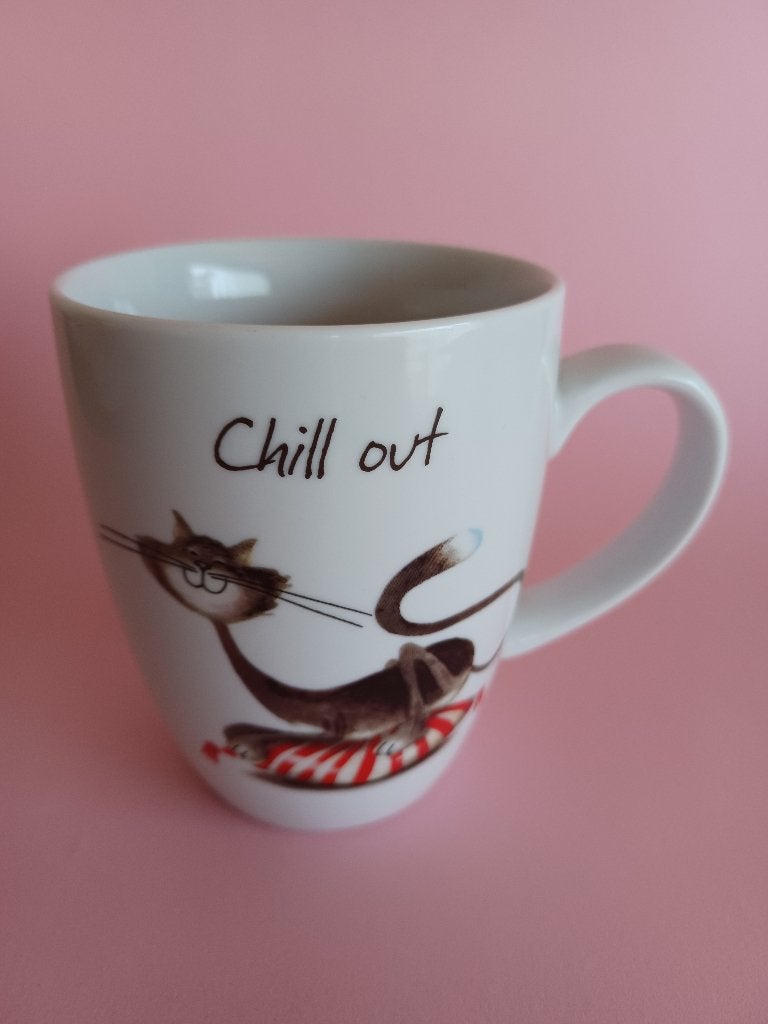 Chill Out - Mok/Tas Kat, Maison & Meubles, Cuisine | Vaisselle, Enlèvement ou Envoi, Neuf, Mug