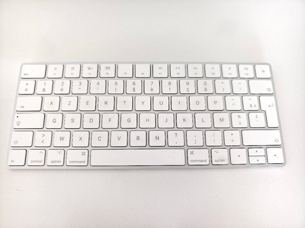 Originele Apple Magic draadloos Oplaadbaar Keyboard, Gebruikt, Azerty, Ophalen of Verzenden, Draadloos