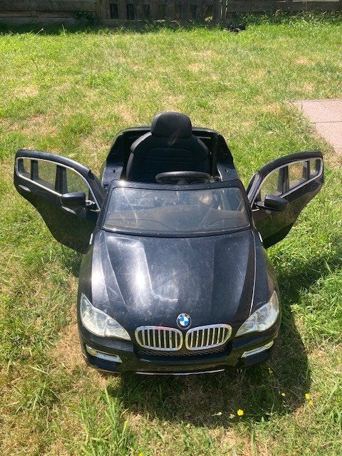 € 30 BMW kinderauto, Gebruikt