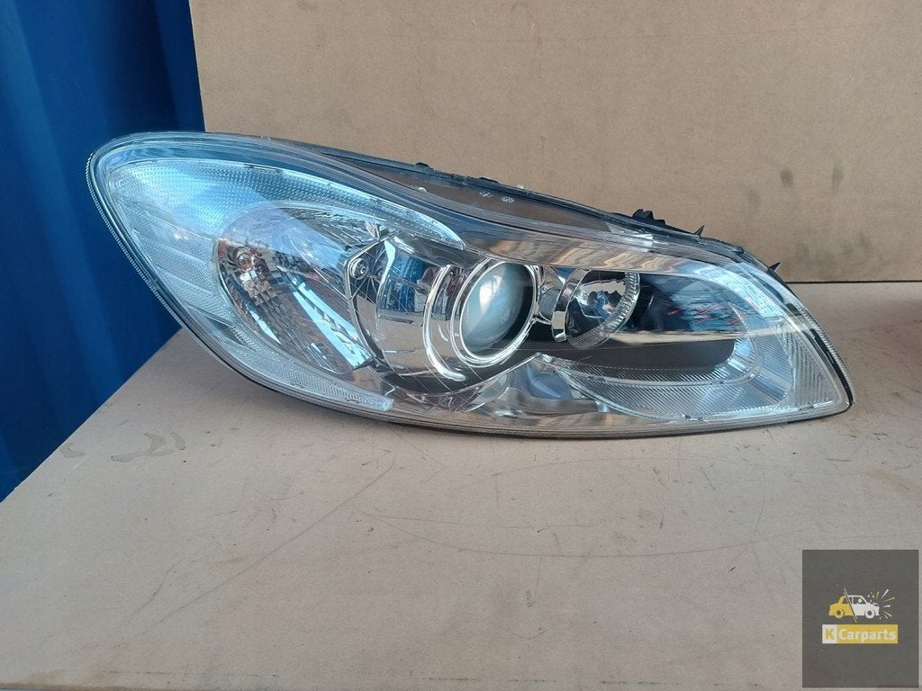 31299827, Phare x non droit pour Volvo C30 Lift, en parfait, Gunnar Engellaus vag 8
405 31  Gothenburg, SE, Info@volvocars.com
