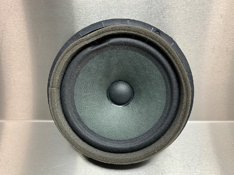 HAUT PARLEUR / ENCEINTE Suzuki Swift (ZA / ZC / ZD), Dhr. M. Roggen, Stadsweg 37 37
9917 PV  WIRDUM GR., NL, Suzuki, Utilisé