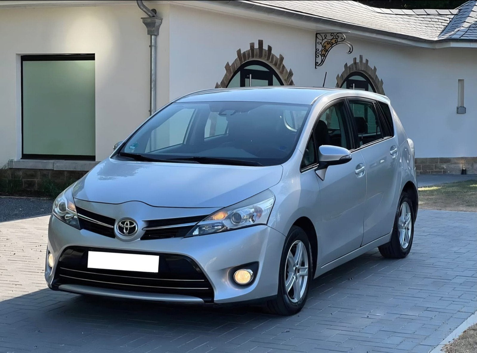 Toyota  verso 2016 euro 6b 300km wagen verkeert in zeer goed, Autos, Achat, Verso