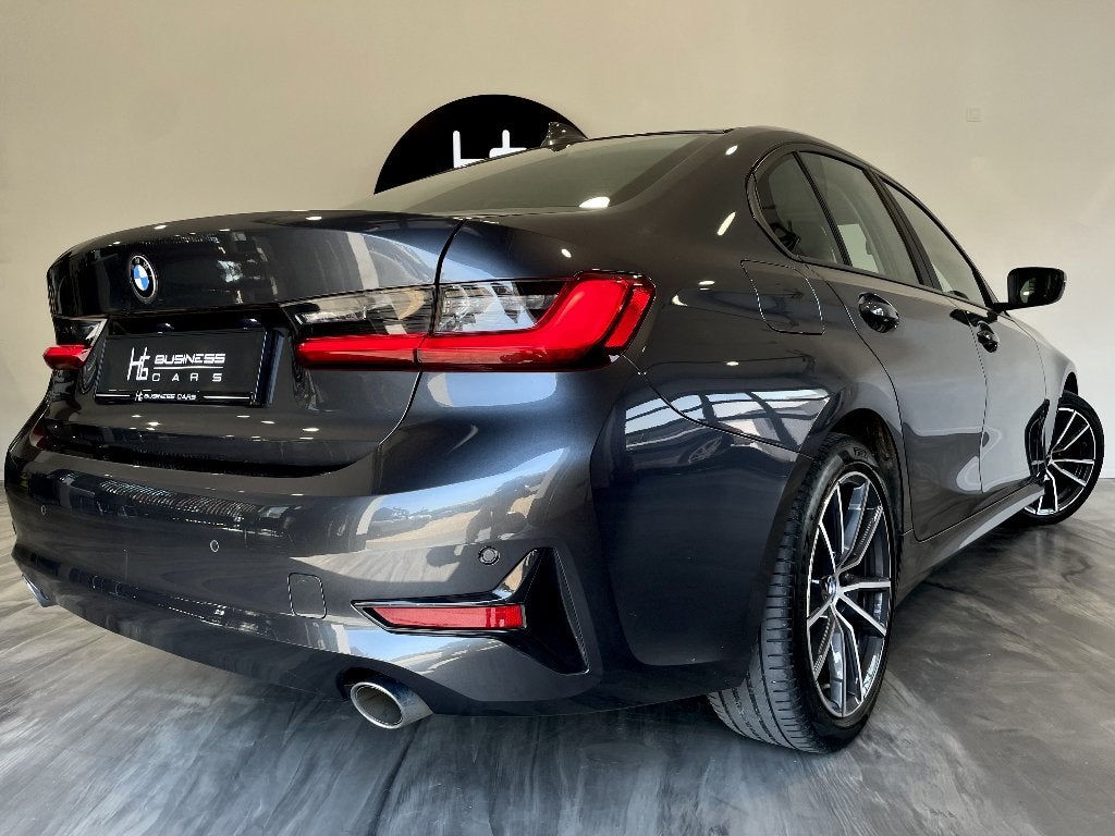 BMW 318 dA/ MHEV/ SPORT LINE/ SHADOW LINE/ FULL LED/ VIRTUAL, Argent ou Gris, Entreprise, Entretenue par le concessionnaire, Noir