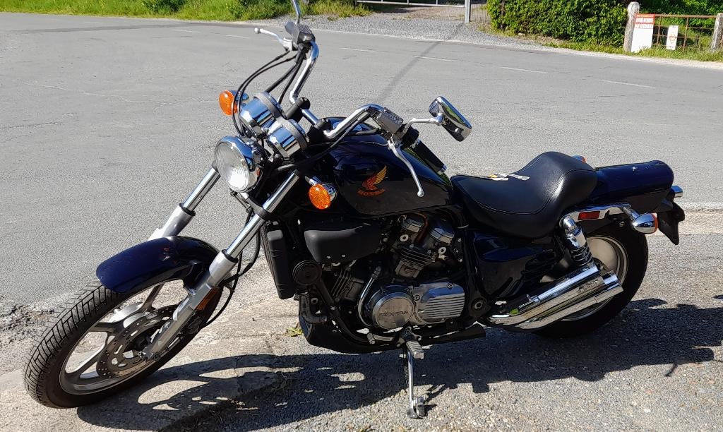 Honda VF 750c Magna RC28, Motoren, 750 cc, Occasion, 4 cilinders, Chopper