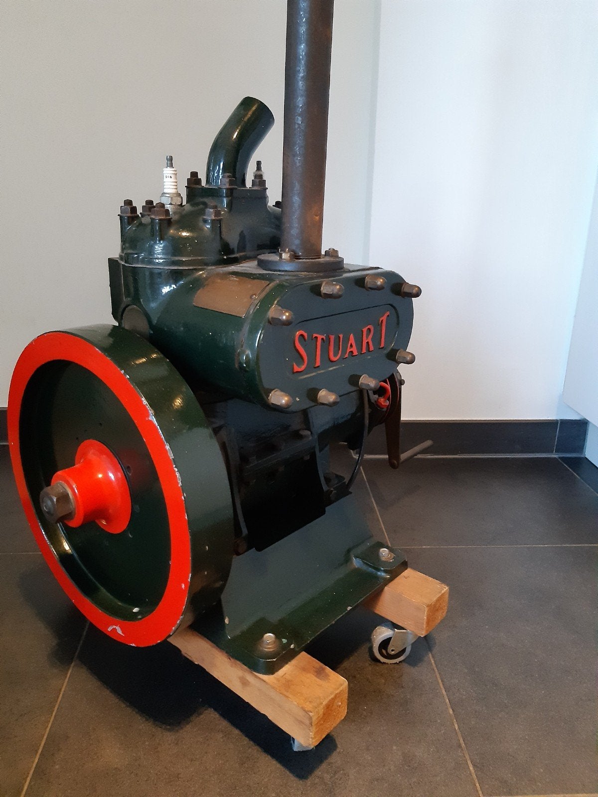 ZELDZAME ANTIEKE GEREVISEERDE STUART SCHEEPS MOTOR., Autres carburants, 5 à 10 ch, Comme neuf, Enlèvement